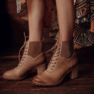 Matisse Moss Boots Combat Lace Up Ankle Leather Brown Boho Cottage Core Brown 6M